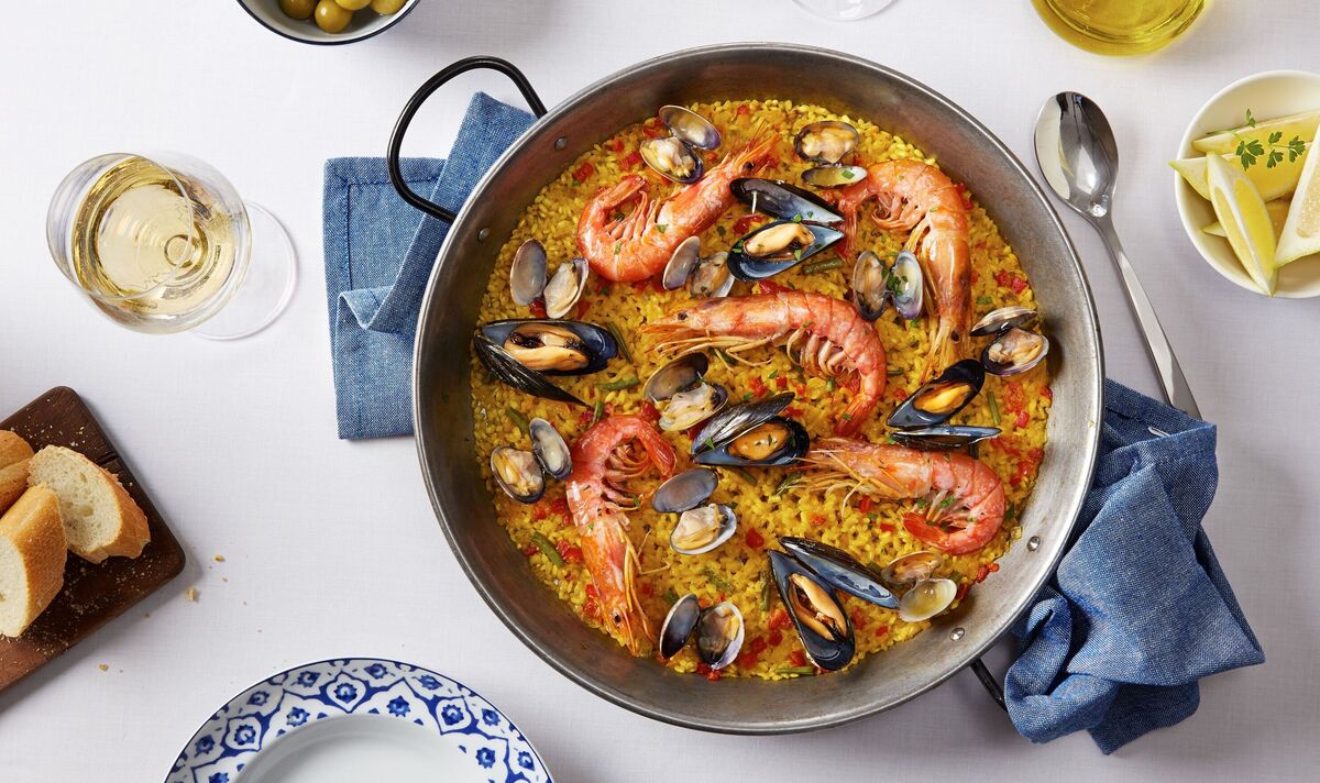 Spanish chef shares how to make authentic Spanish paella in less than 40 minutes