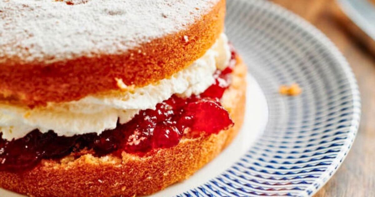 Mary Berry’s ‘all-in-one’ Victoria sponge cake recipe uses just six ingredients