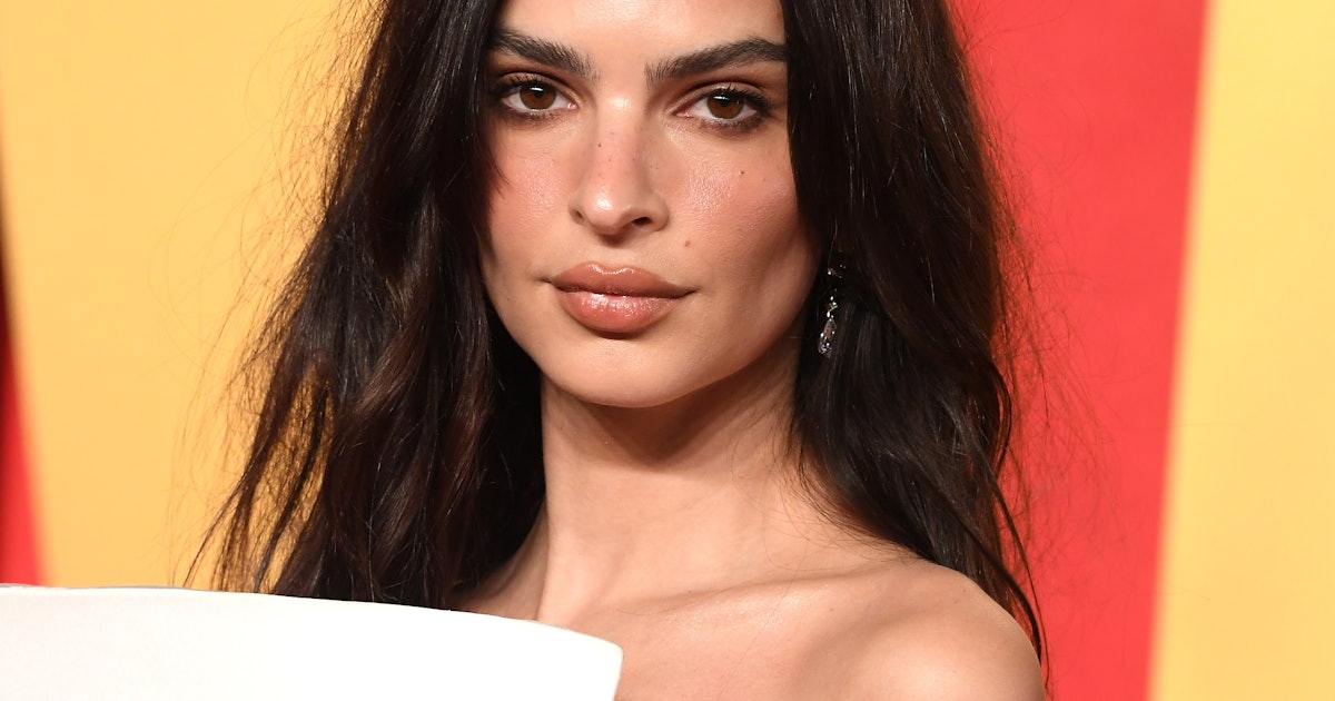 Emily Ratajkowski Wore A Nippled Dress To The 2024 Oscars After-Party