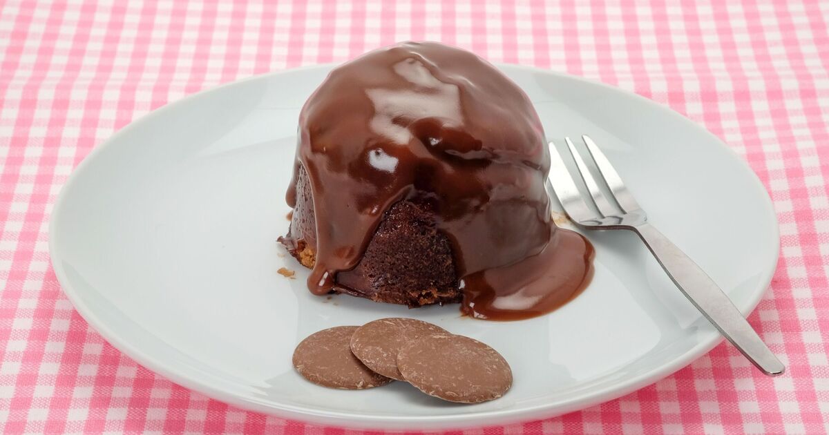 Mary Berry’s steamed chocolate pudding recipe